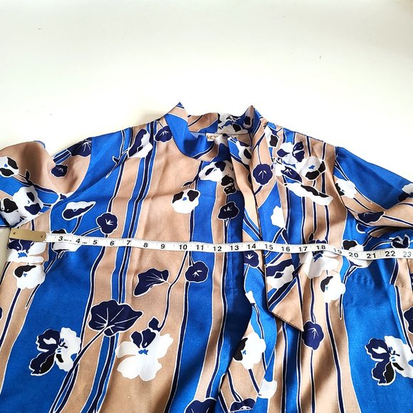 Vintage Koret long sleeves blouse with off center buttons down and bow. - Picture 11 of 14